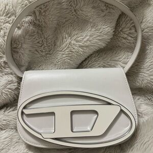 Chic White Women's Shoulder Bag